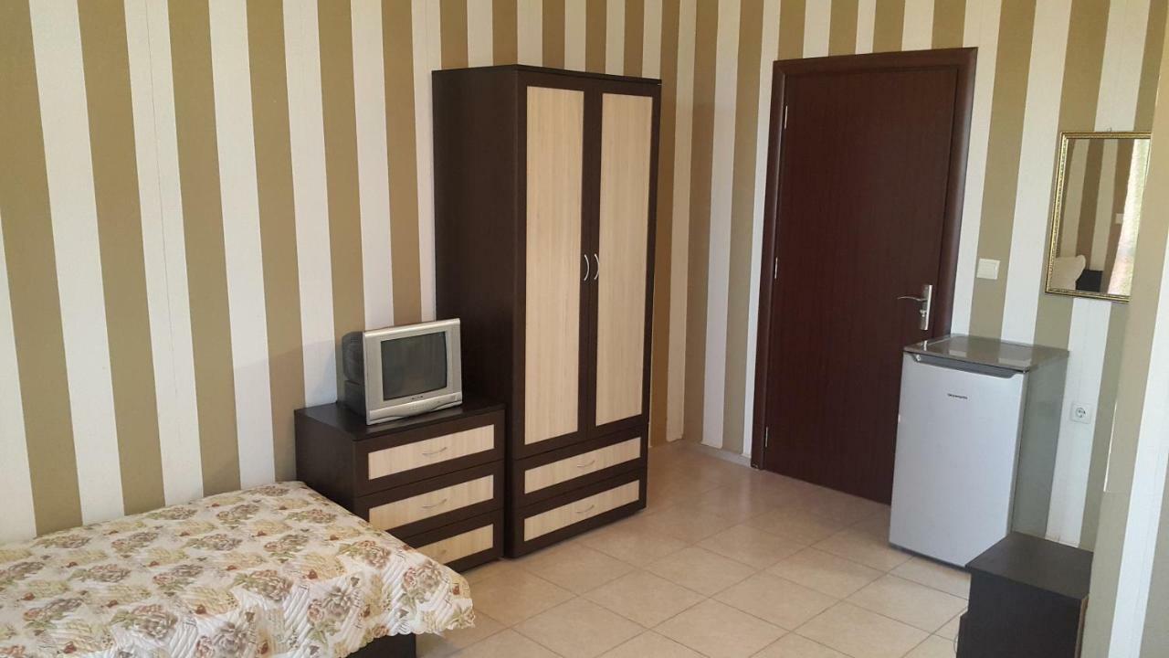 На Гости При Силвия Obzor Dış mekan fotoğraf